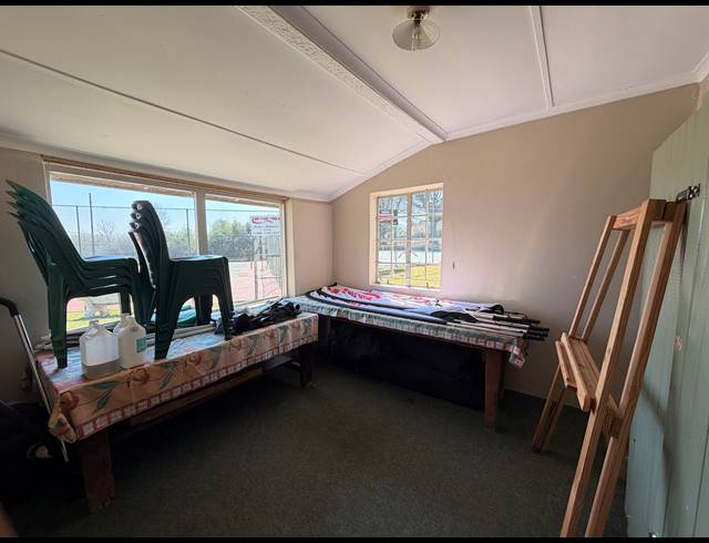 BEDROOM CLUB FOR SALE IN HIMEVILLE